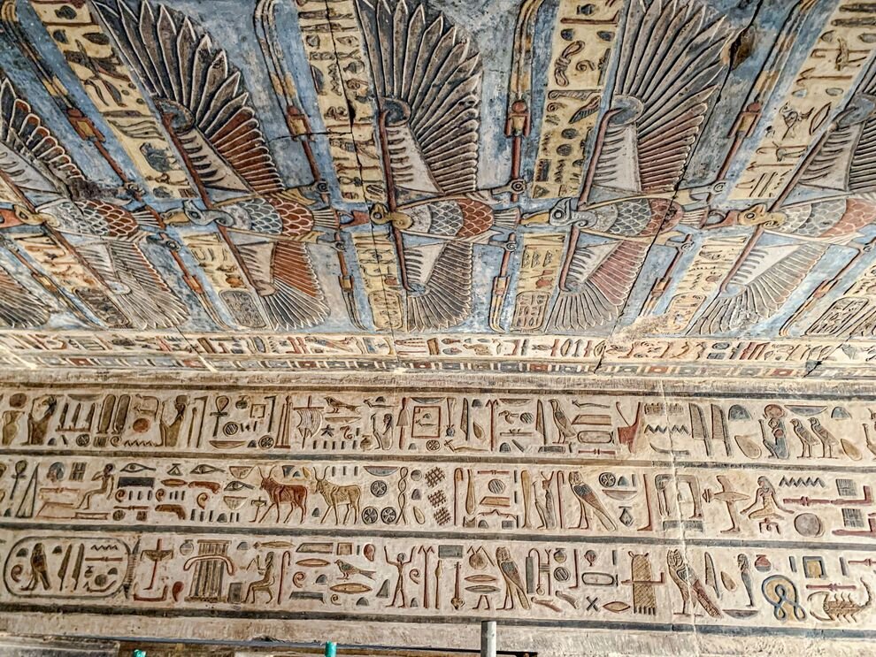 Archäologen restaurieren seltene Malereien und Tierkreiszeichen in ägyptischem Tempel